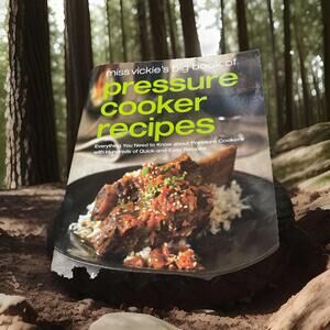 Pressure Cooker Recipes by Vickie Smith